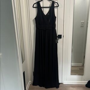 Lulu's Black Sleeveless V-Neck Maxi Gown
